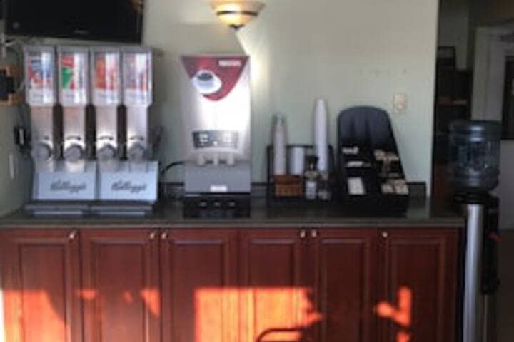 Breakfast/Coffee Service 70 of 144