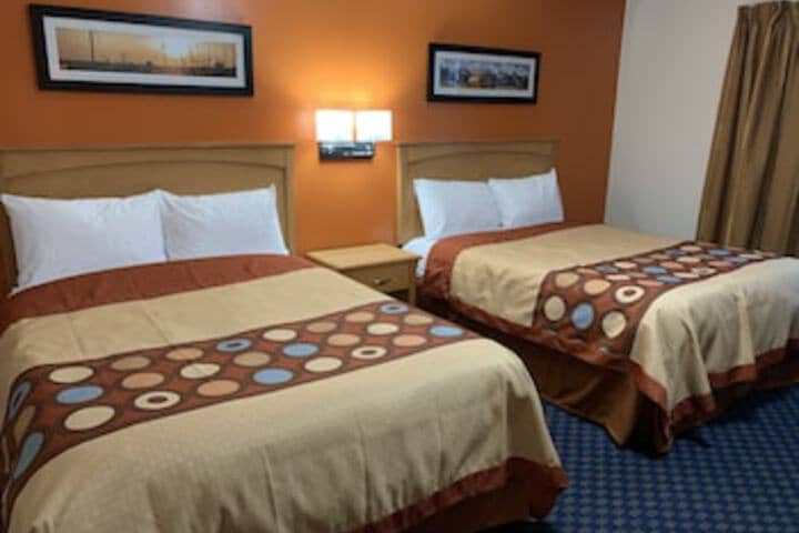 Room 10 of 144