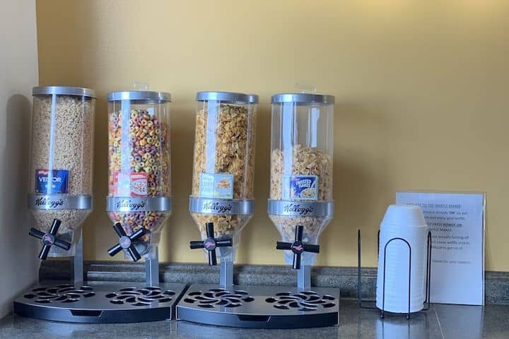 Breakfast/Coffee Service 81 of 144